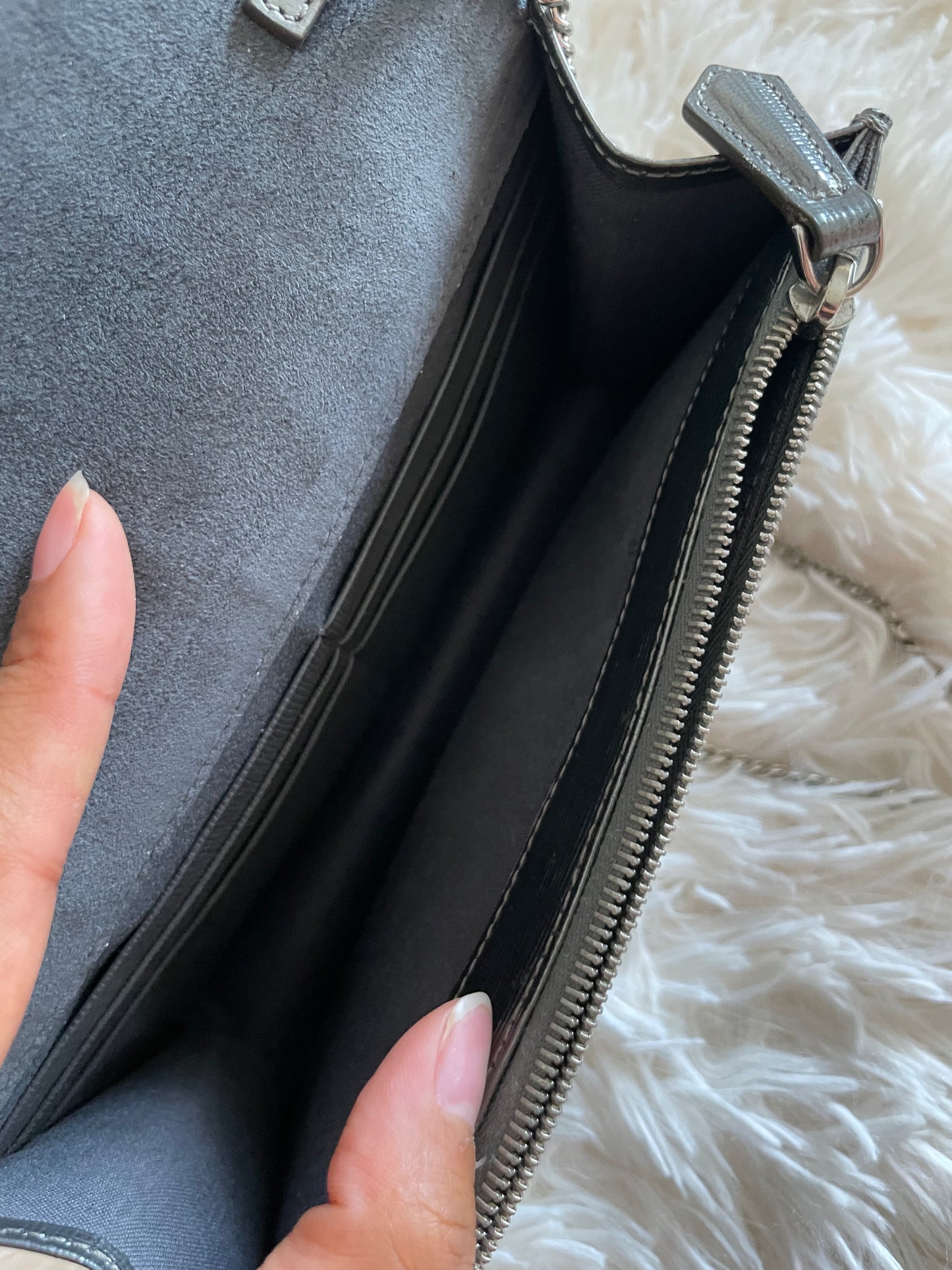 Fendi Baguette Chain Wallet – Metallic Silver Leather