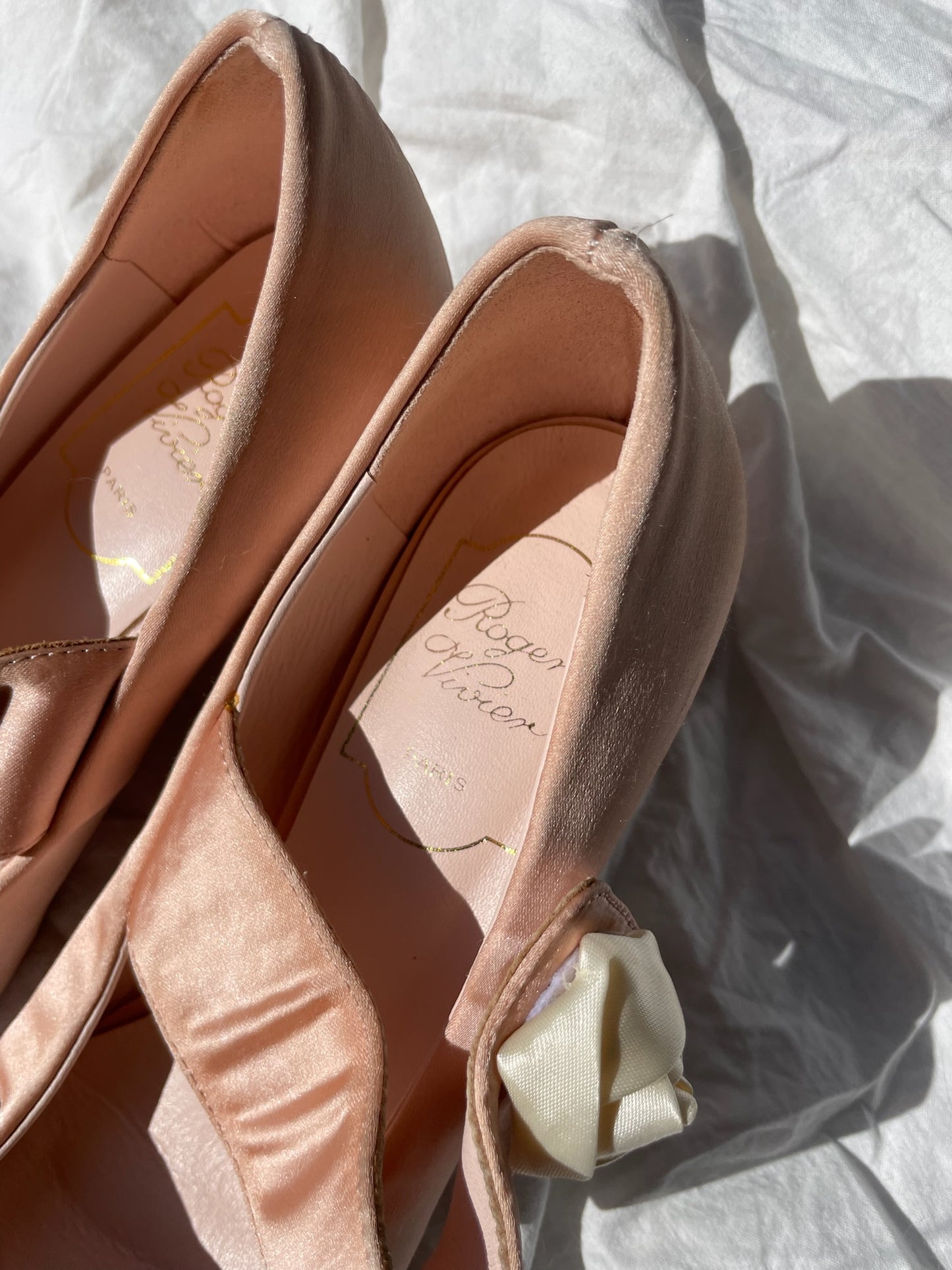Roger Vivier Satin Pumps with Rose Detail – Blush Pink