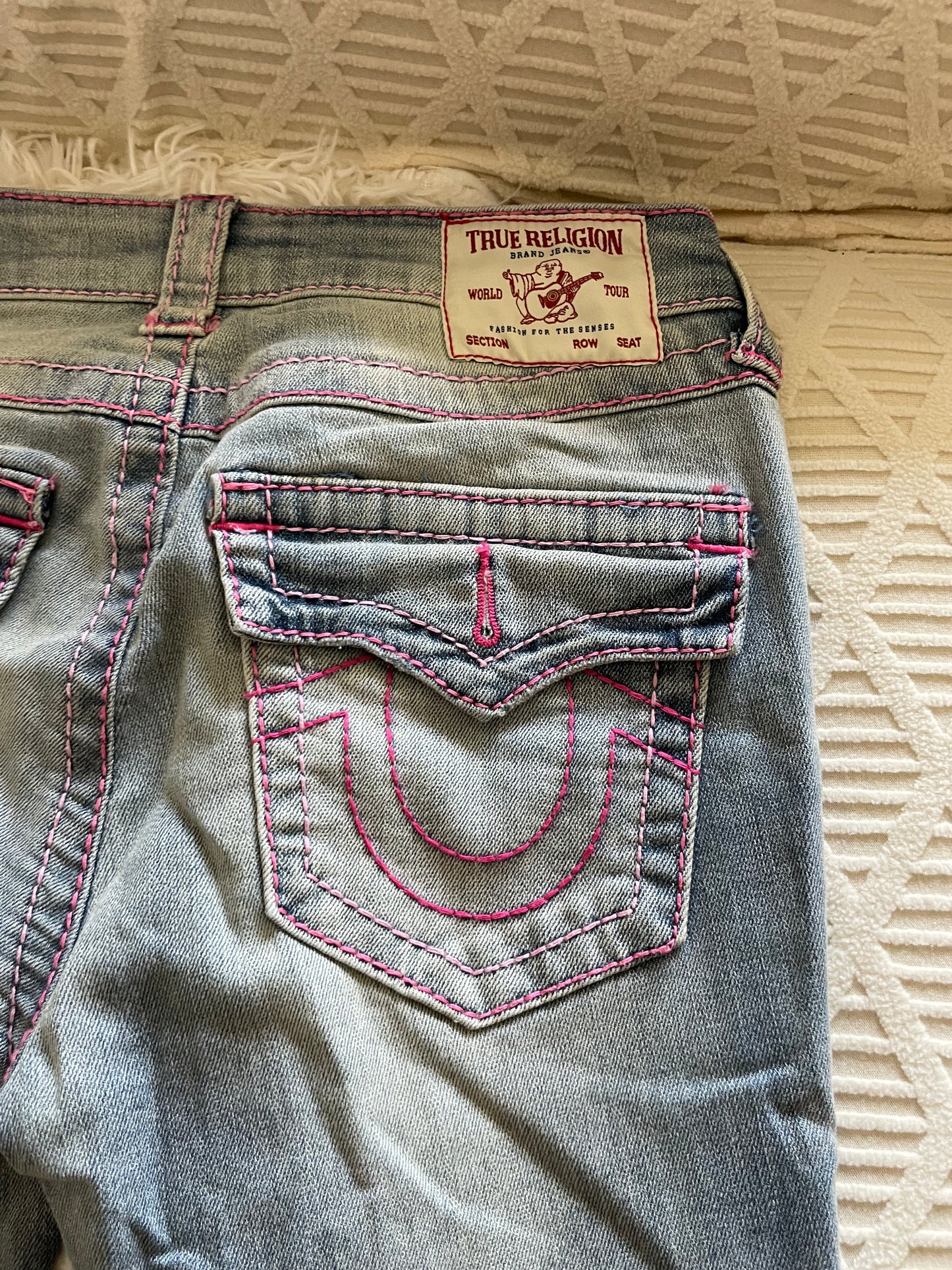 True Religion Billie Mid Rise Straight Jeans – Light Wash with Pink Stitching