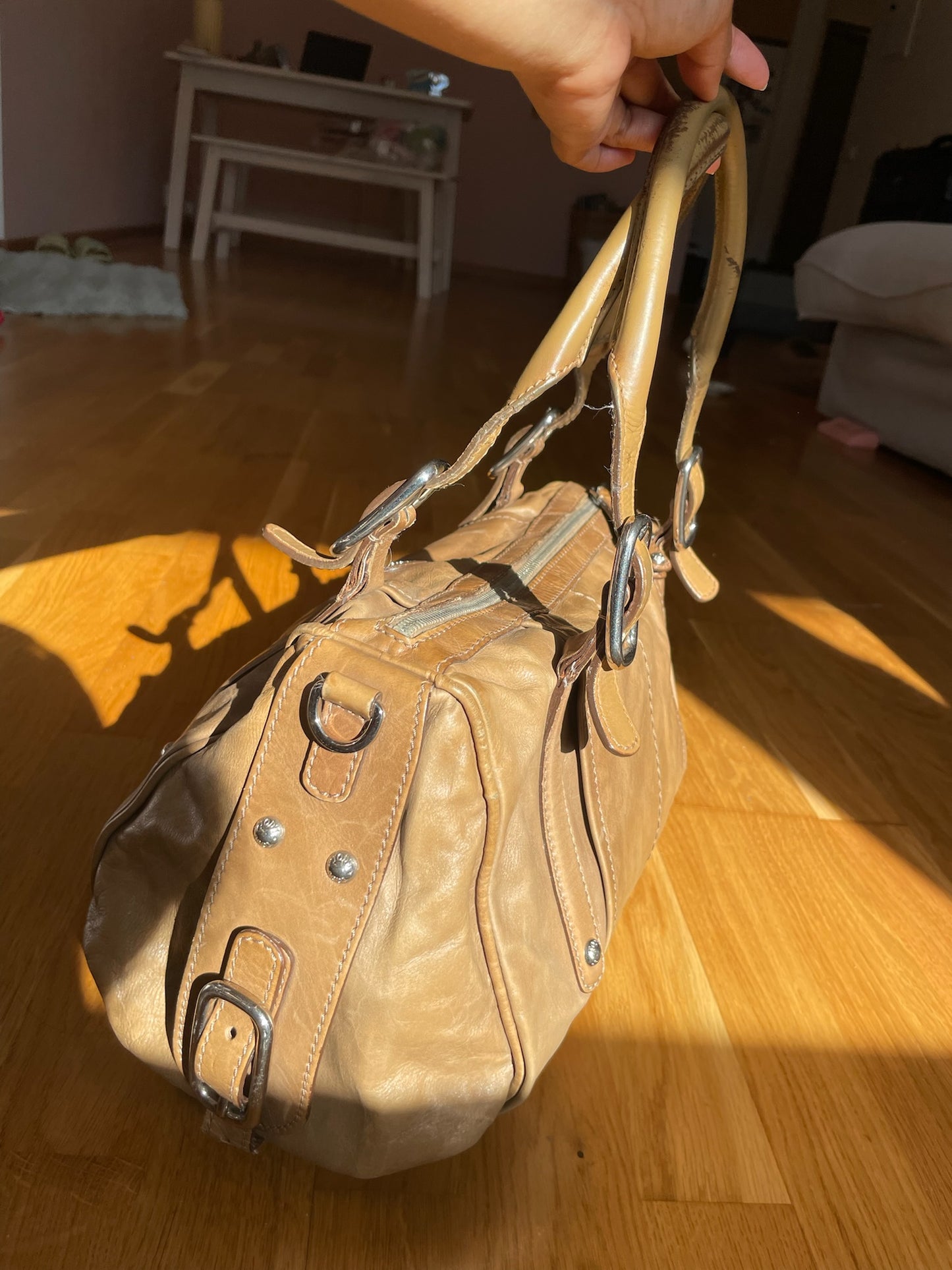 Tod’s Leather Satchel Bag– Beige