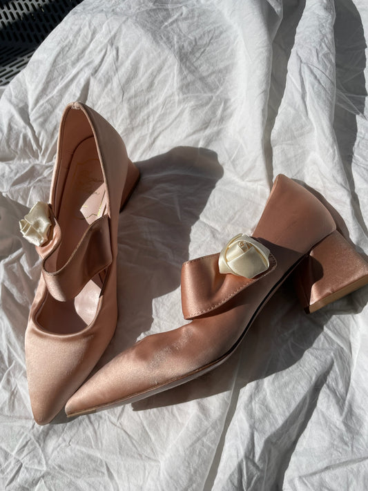 Roger Vivier Satin Pumps with Rose Detail – Blush Pink