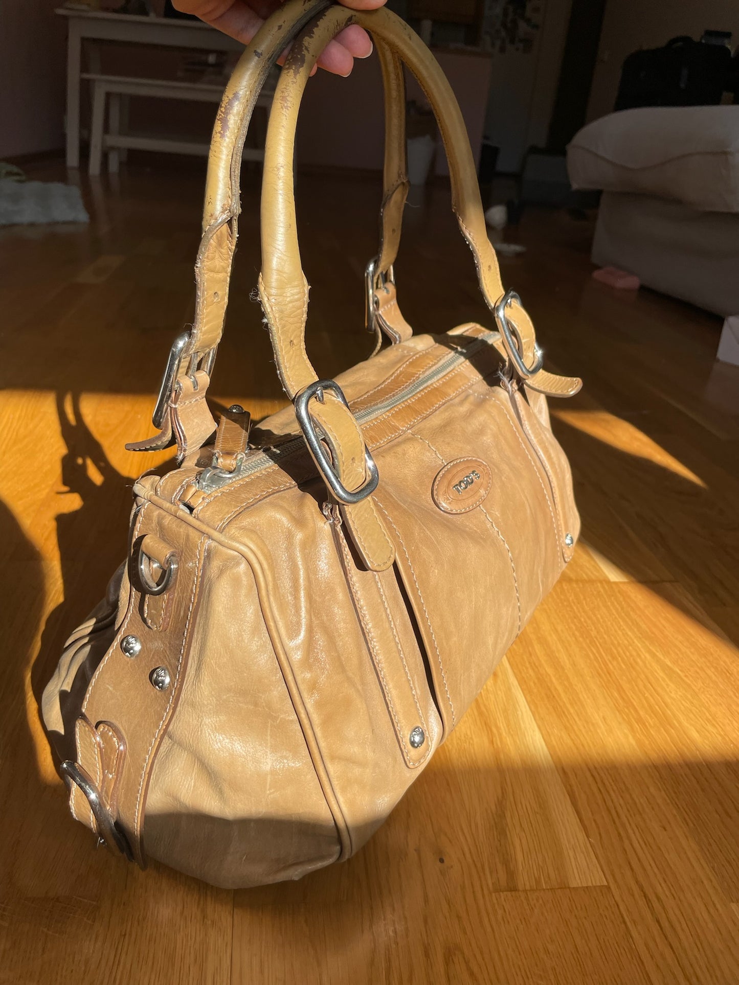 Tod’s Leather Satchel Bag– Beige