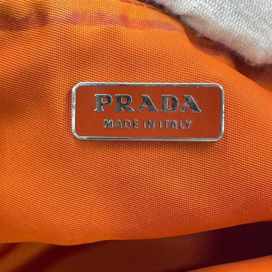 Genudgave af Prada-stofhåndtaske