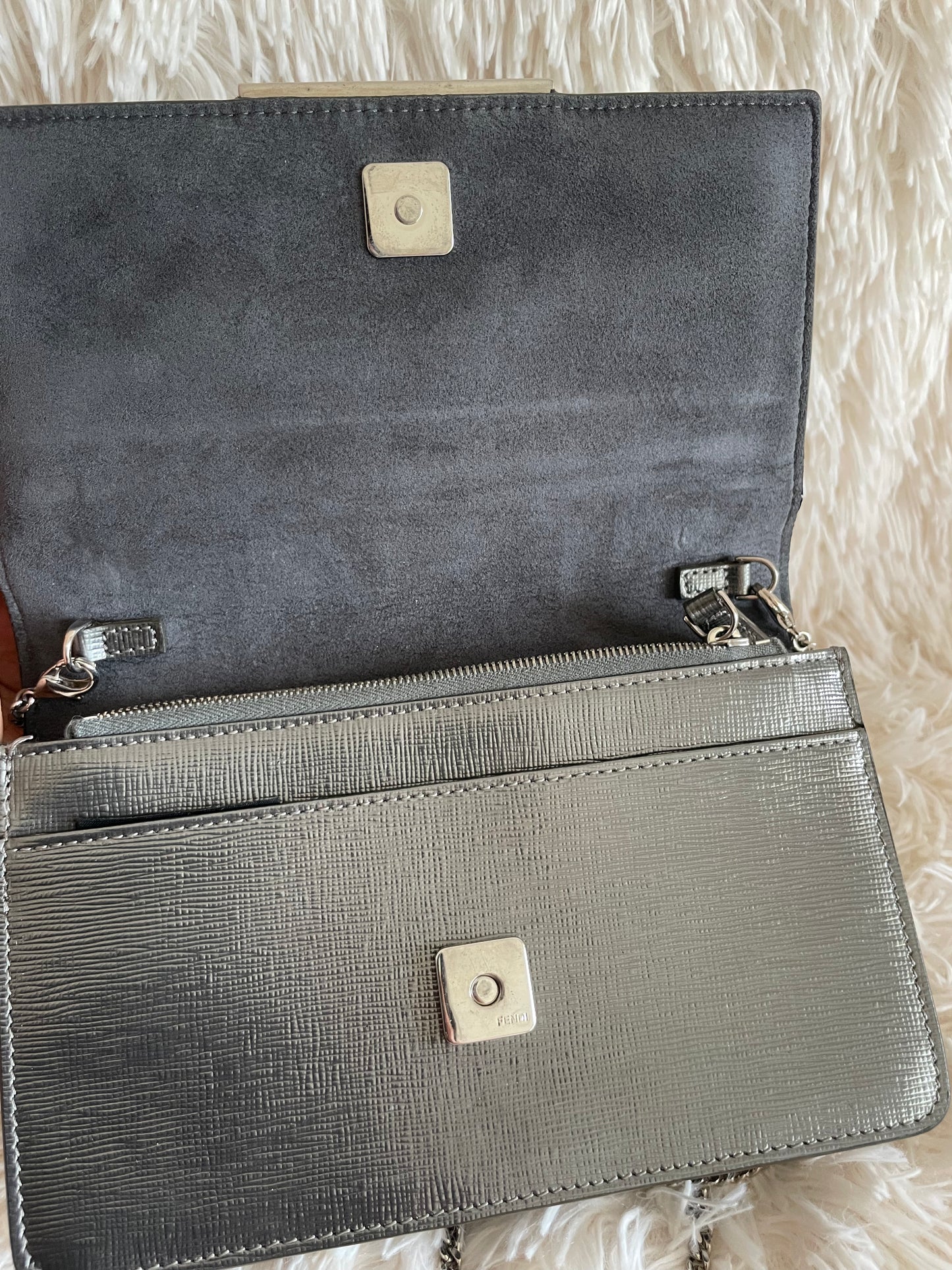 Fendi Baguette Chain Wallet – Metallic Silver Leather