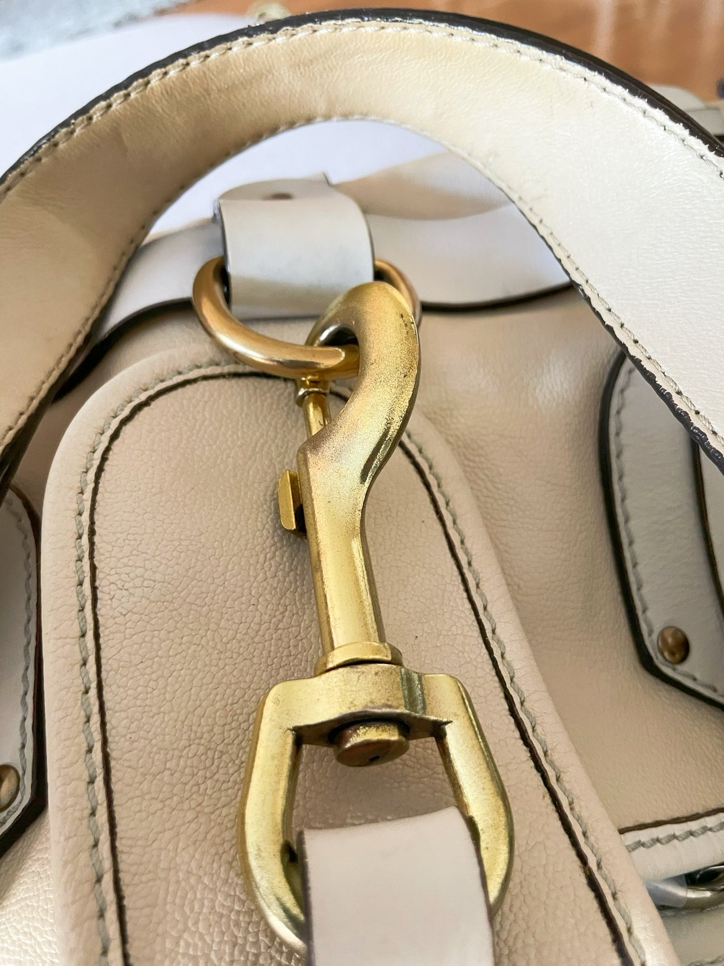Chloé Silverado Tote Bag – White Leather, Horse Charm