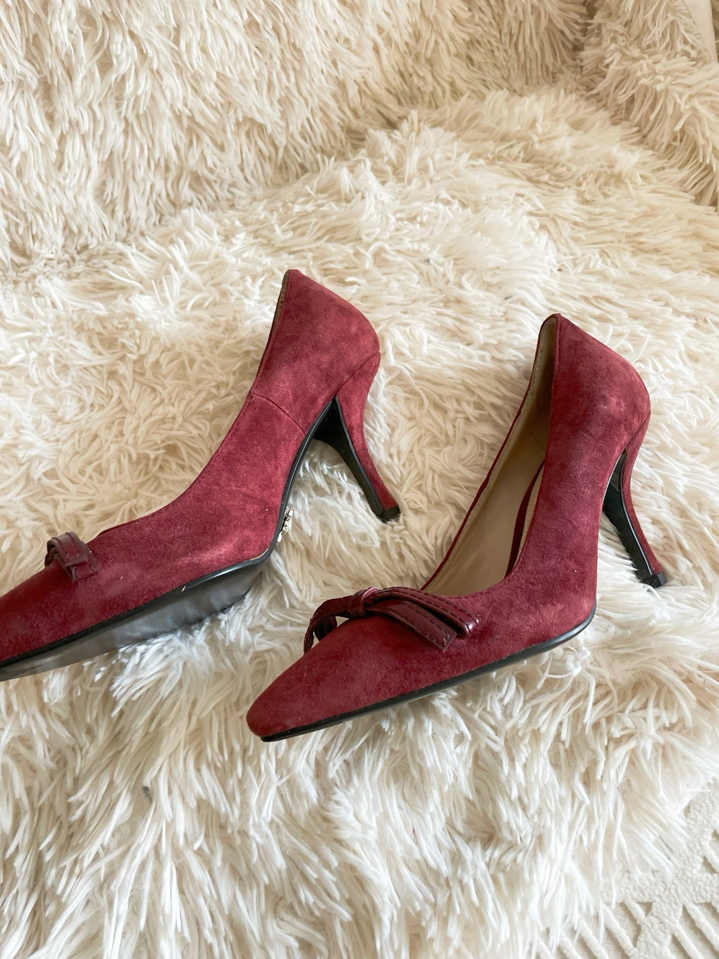 Prada Suede Bow Pumps – Burgundy