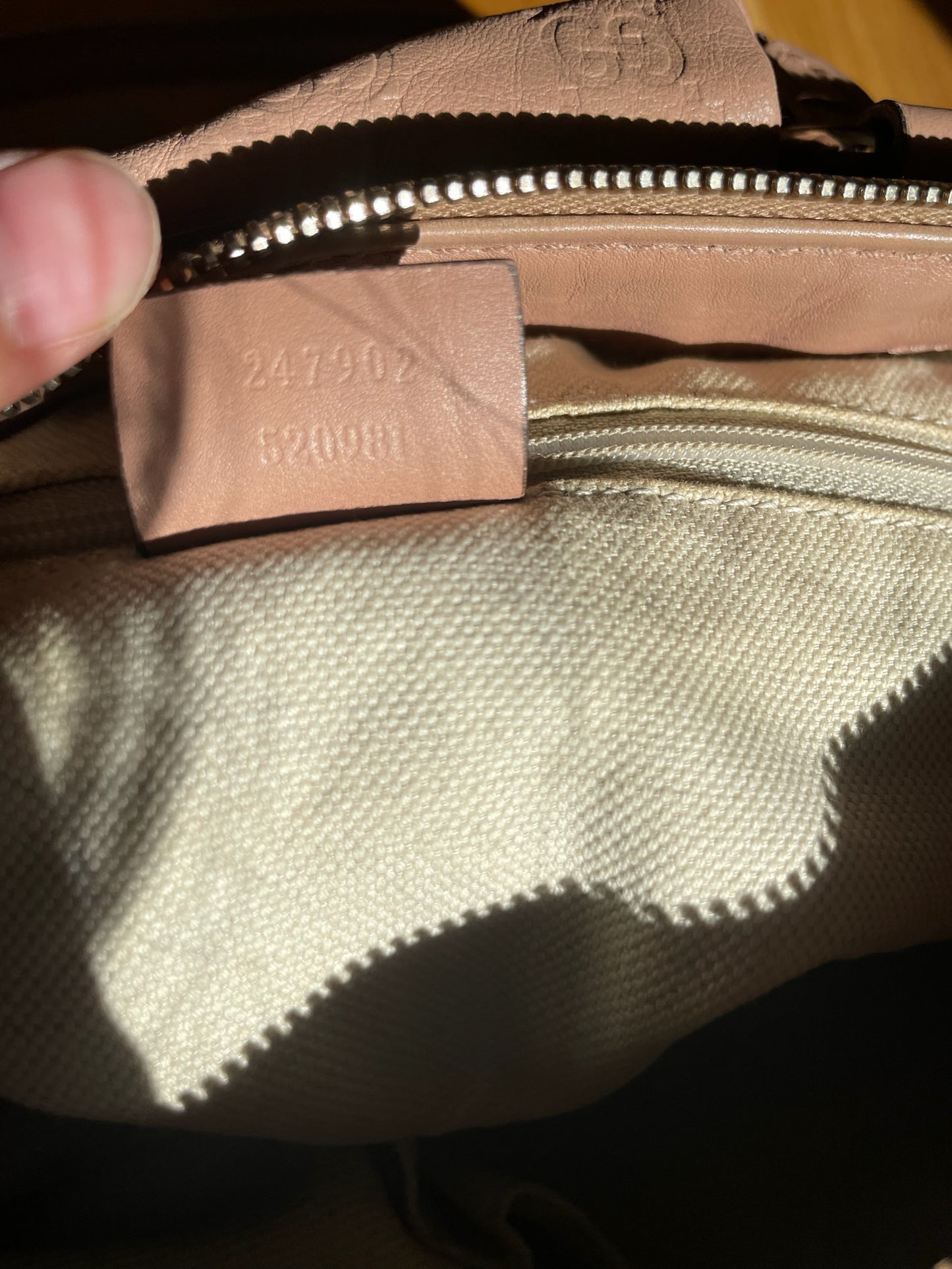 Gucci Sukey Medium Tote Bag – Guccissima Leather, Beige Rose