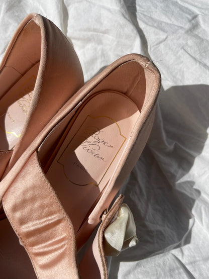 Roger Vivier Satin Pumps with Rose Detail – Blush Pink