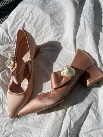 Roger Vivier Satin Pumps with Rose Detail – Blush Pink