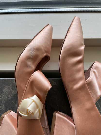 Roger Vivier Satin Pumps with Rose Detail – Blush Pink