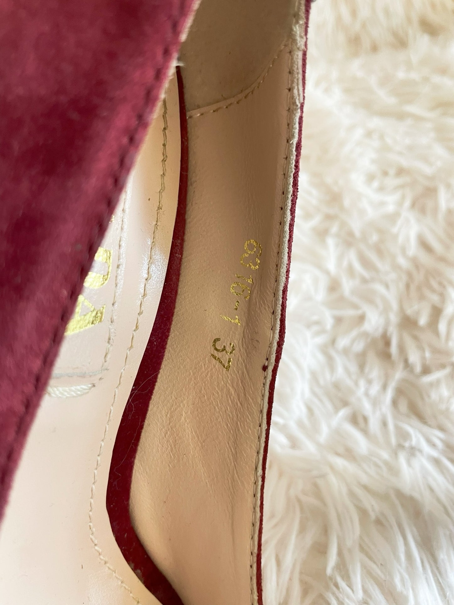 Prada Suede Bow Pumps – Burgundy