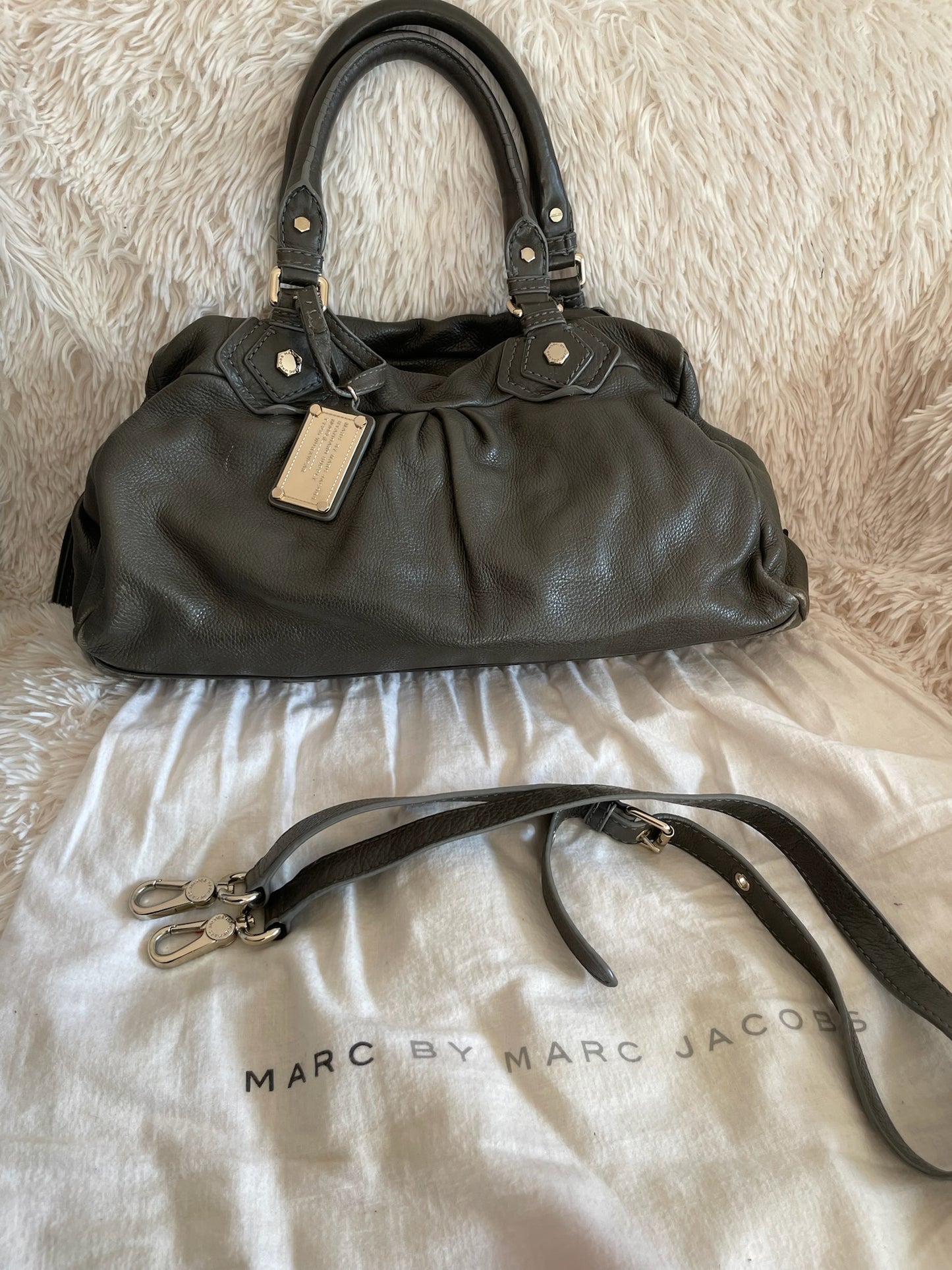 Marc by Marc Jacobs Classic Groovee Satchel – Grey