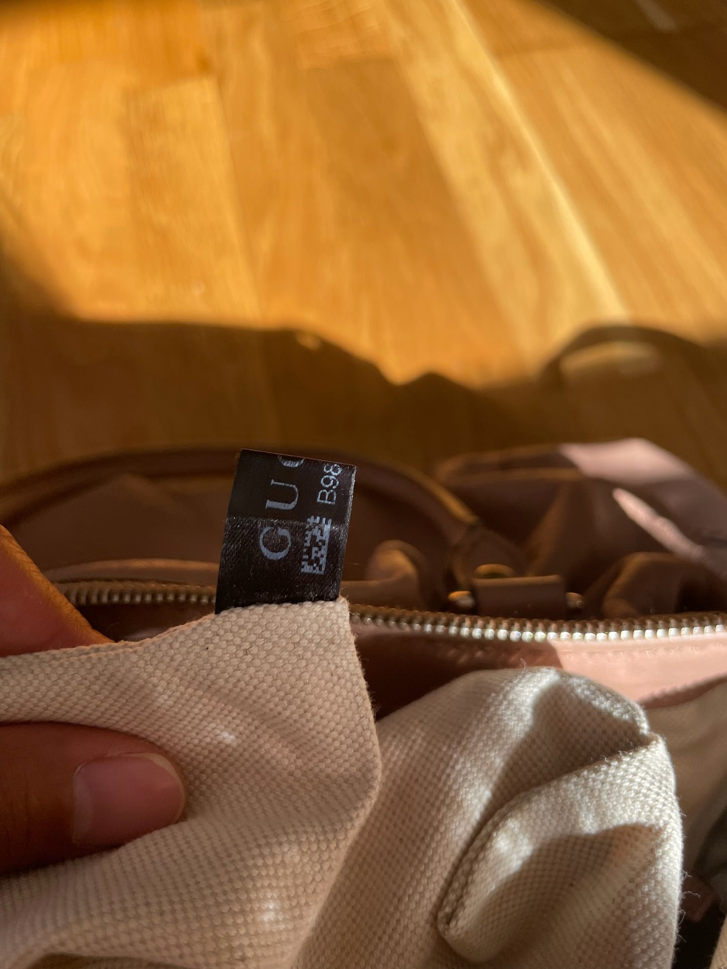 Gucci Sukey Medium Tote Bag – Guccissima Leather, Beige Rose