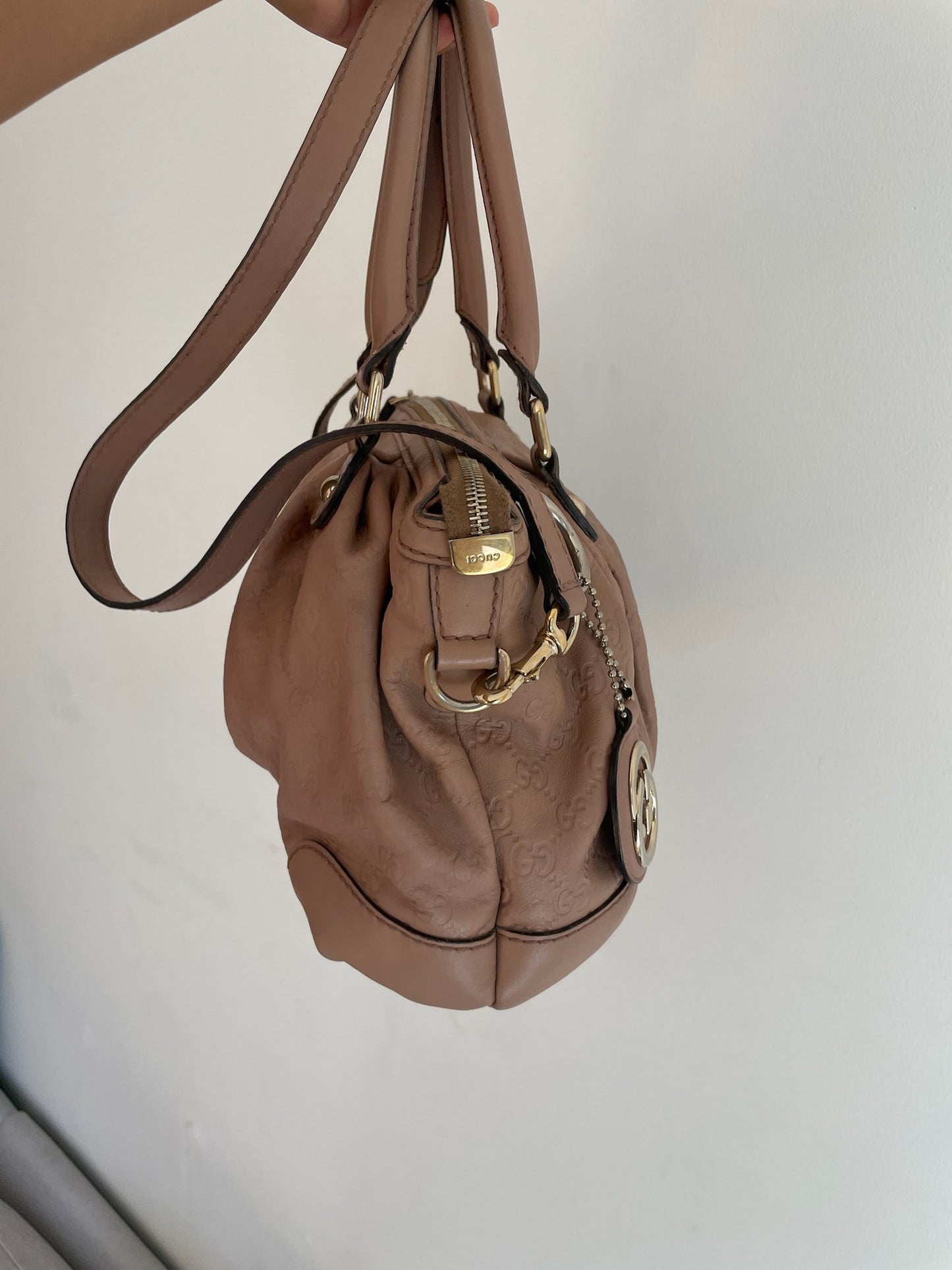 Gucci Sukey Medium Tote Bag – Guccissima Leather, Beige Rose